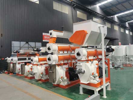 強(qiáng)福生產(chǎn)35草顆粒制粒機(jī)喂料絞龍帶破拱裝置