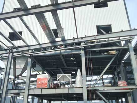 強福機械大型蛋雞飼料設備機組安裝現場