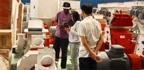 西非客戶訪問強福機械購買飼料機械設備