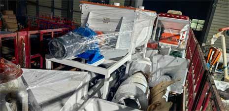 強(qiáng)福機(jī)械350型成套草顆粒線發(fā)往甘肅